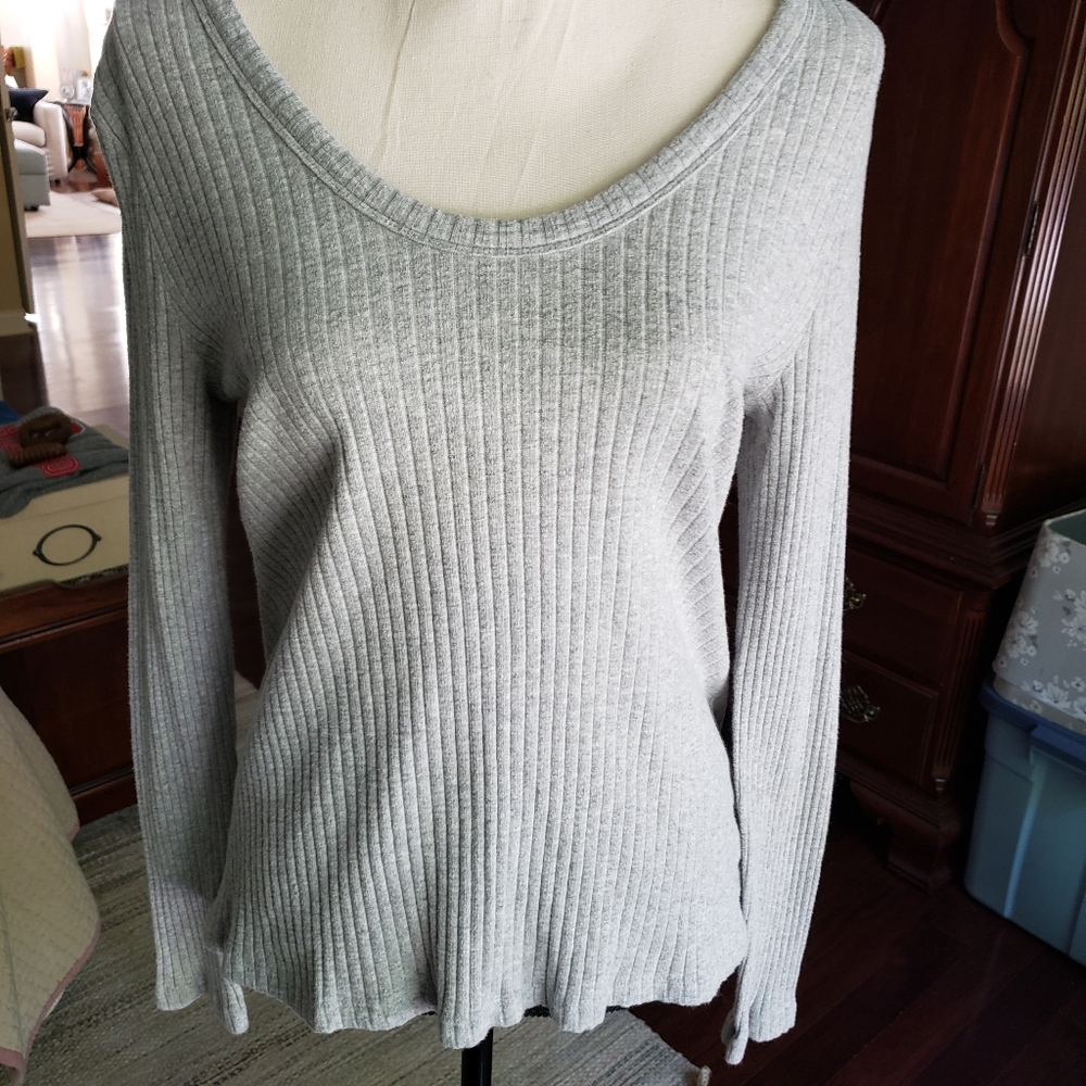 Scoop neck long sleeved Top